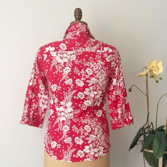 COLD WATER CREEK Size SMALL Red and White Floral 3/4 Sleeve Cotton Blend Blouse - Picture 4 of 10